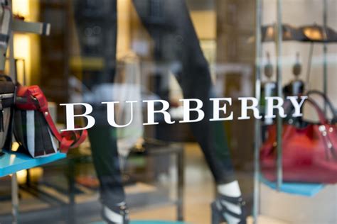 burberry non acquisterà pelli a solofra|Sulle pelli esotiche Burberry si schiera dalla parte sbagliata.